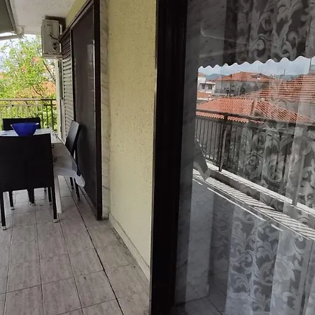 Ostria Apartment *